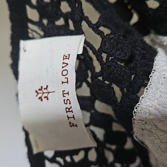 First Love Rayon Black and Cream Vintage Top Small - Picture 4 of 4